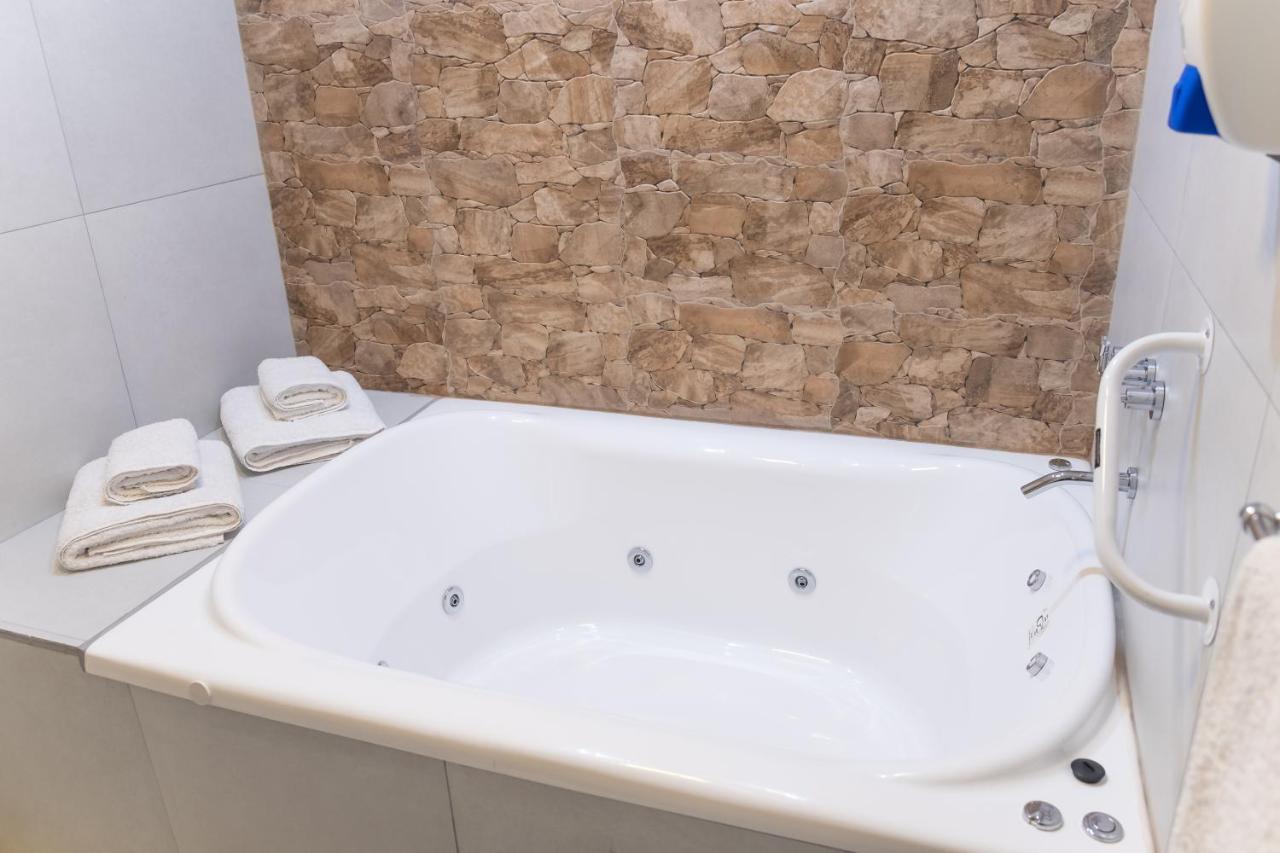 Augusta Deluxe Appartement Salta Buitenkant foto