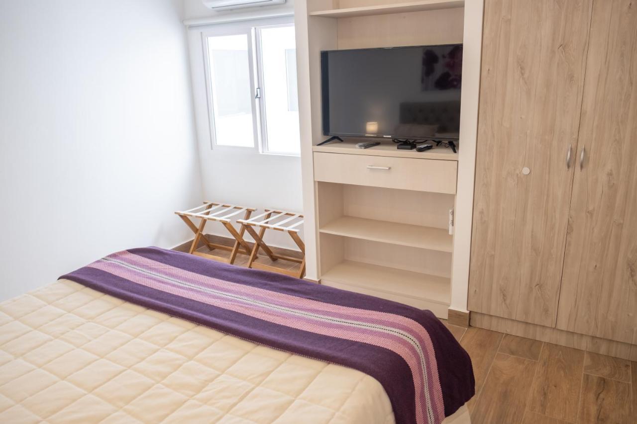 Augusta Deluxe Appartement Salta Buitenkant foto
